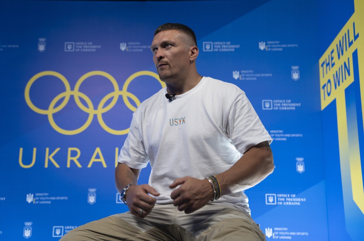 El campeón de boxeo Oleksandr Usyk llega a París para apoyar a los atletas ucranianos en los Juegos Olímpicos